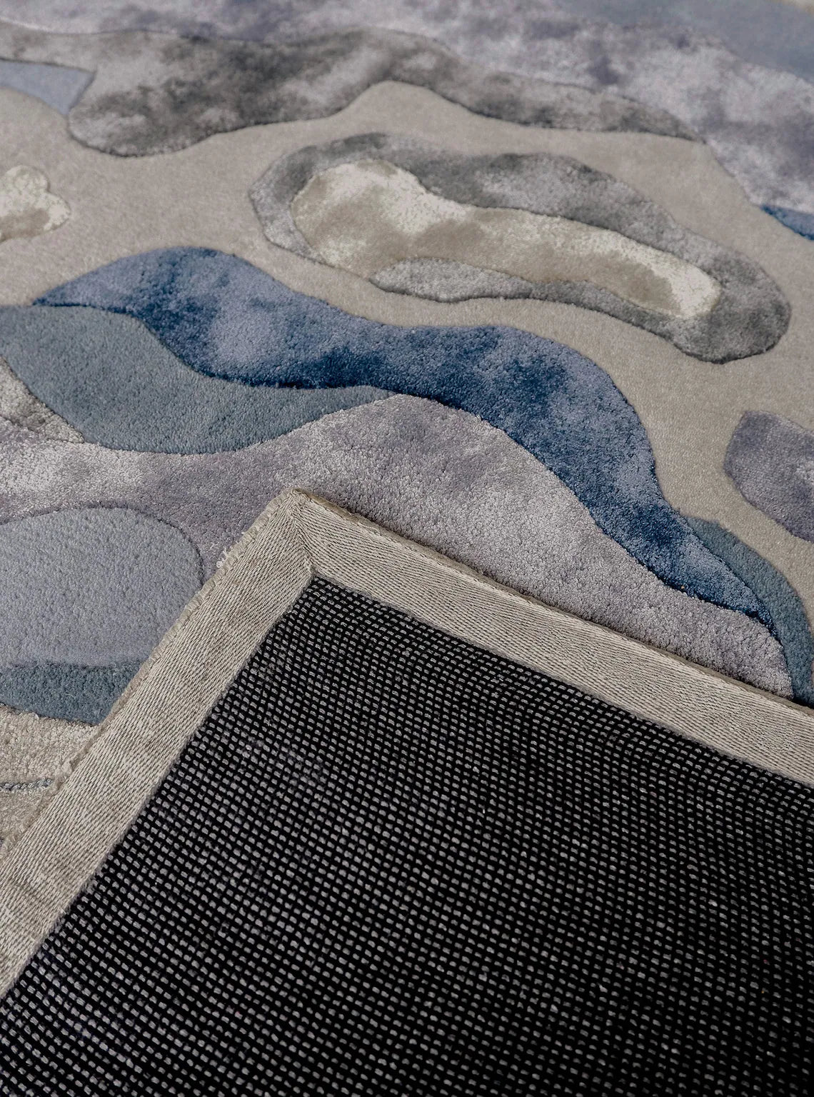 grey_hand_tufted_rug