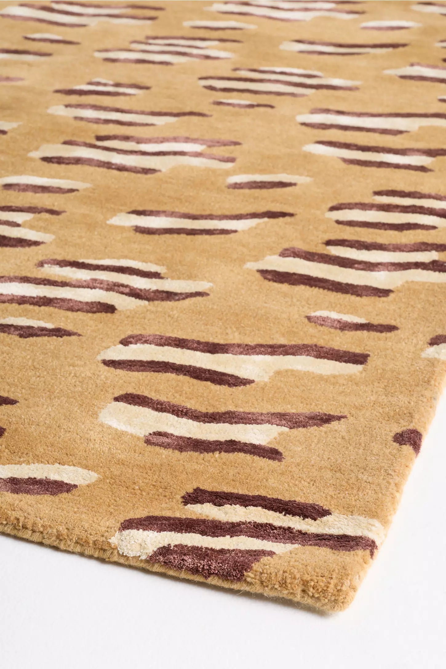 Wulu Hand Tufted Rug