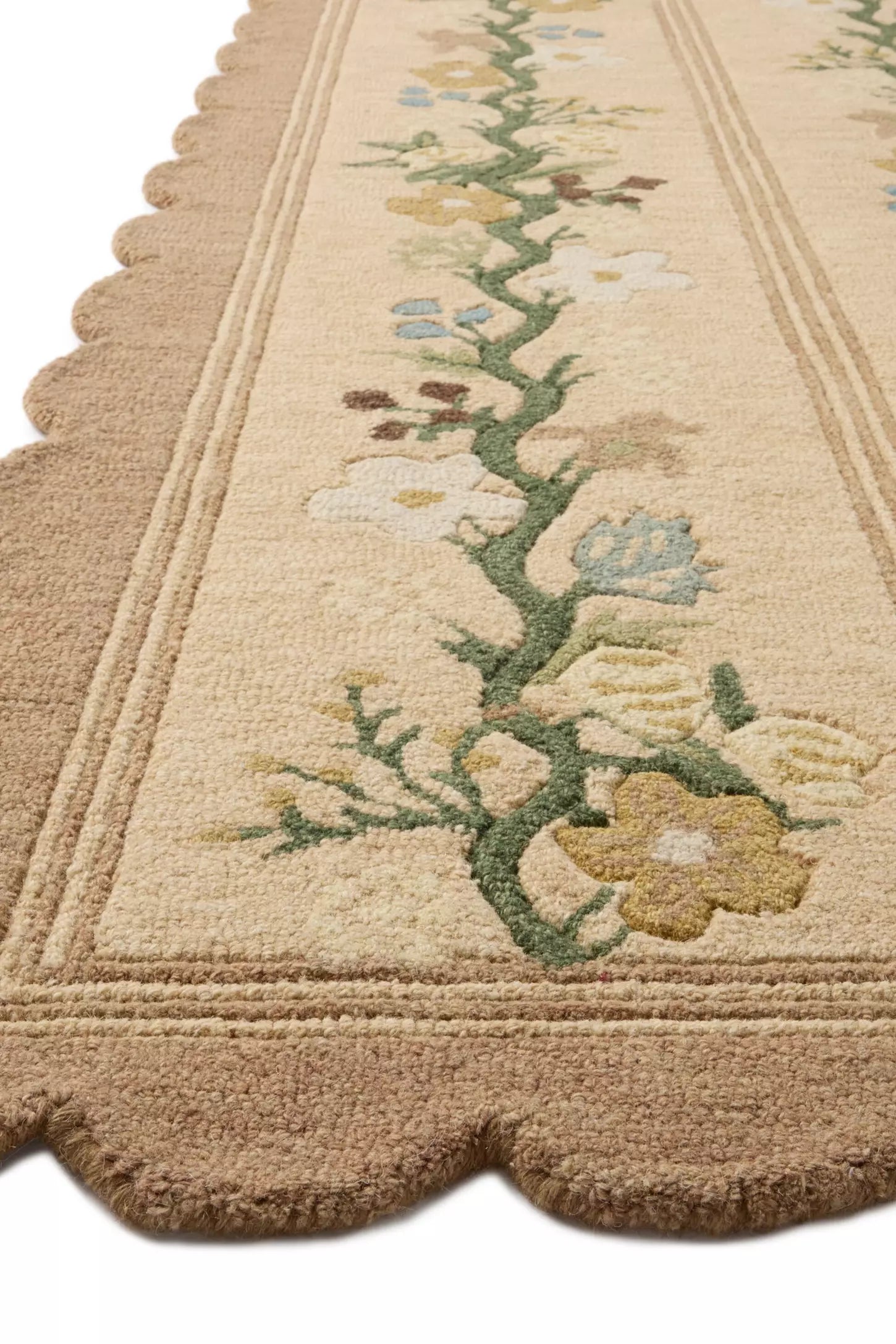 Natasha Scalloped Edge Rug