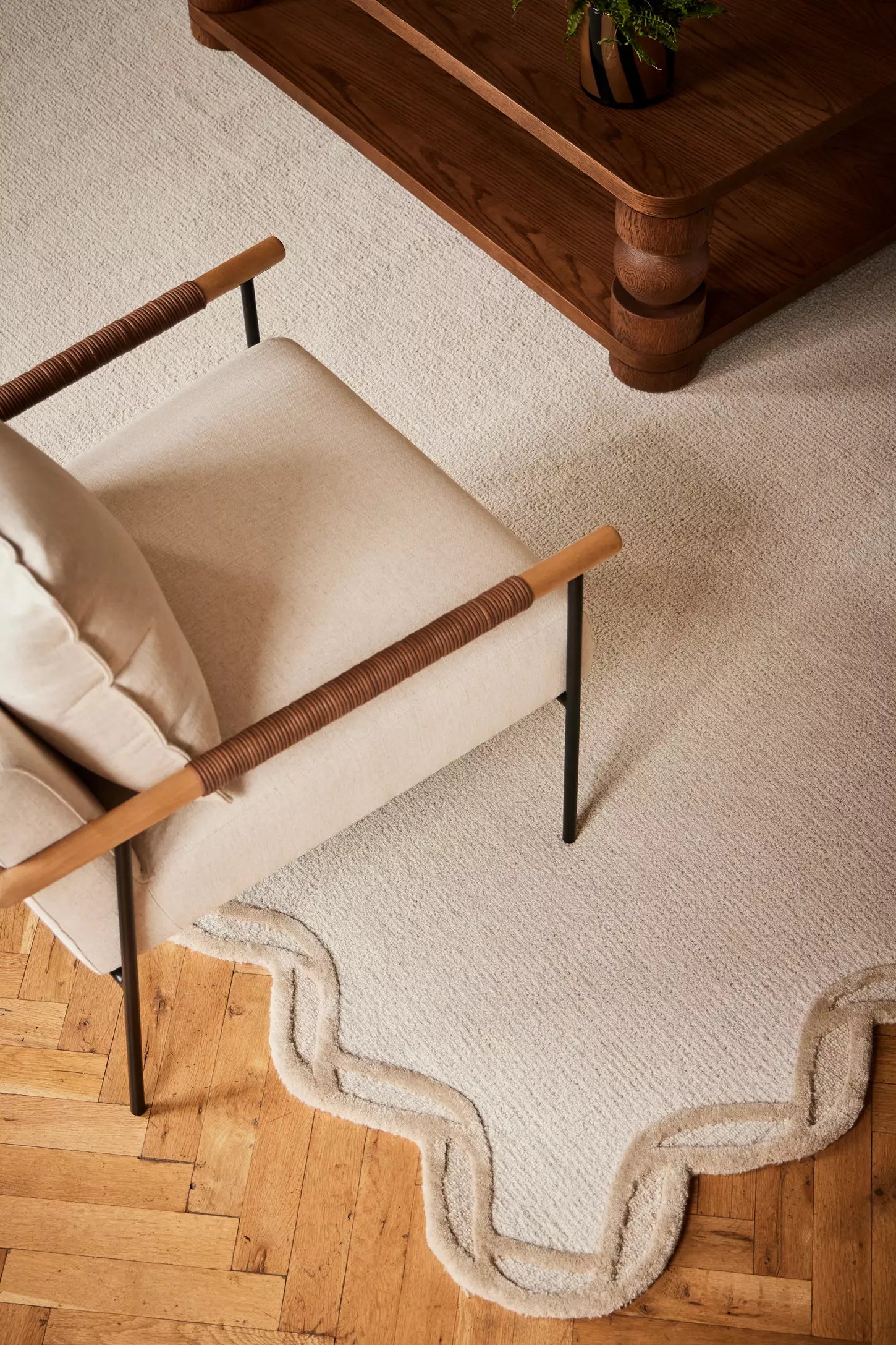 Brink Scalloped Edge Rug