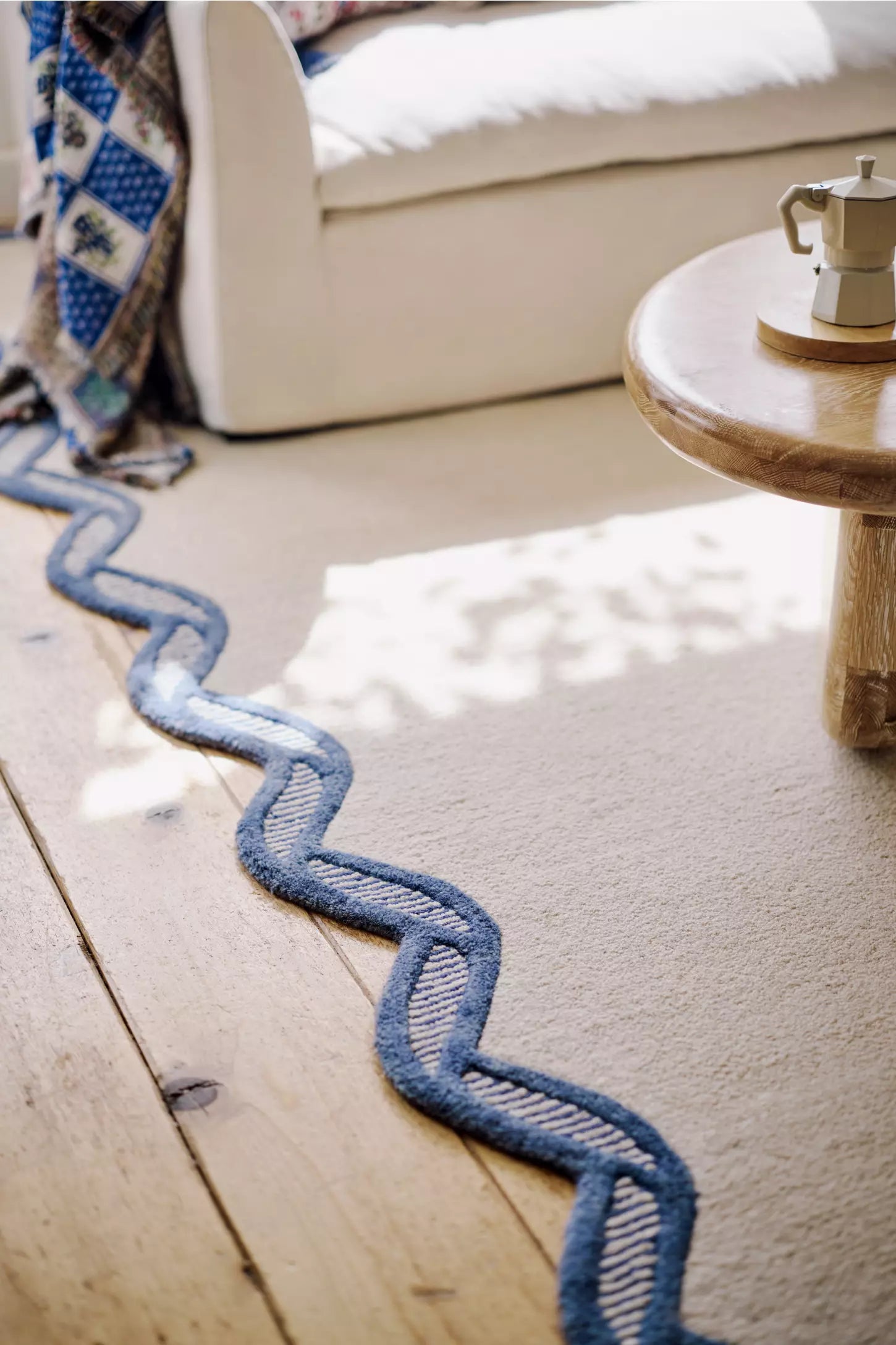 Brink Scalloped Edge Rug