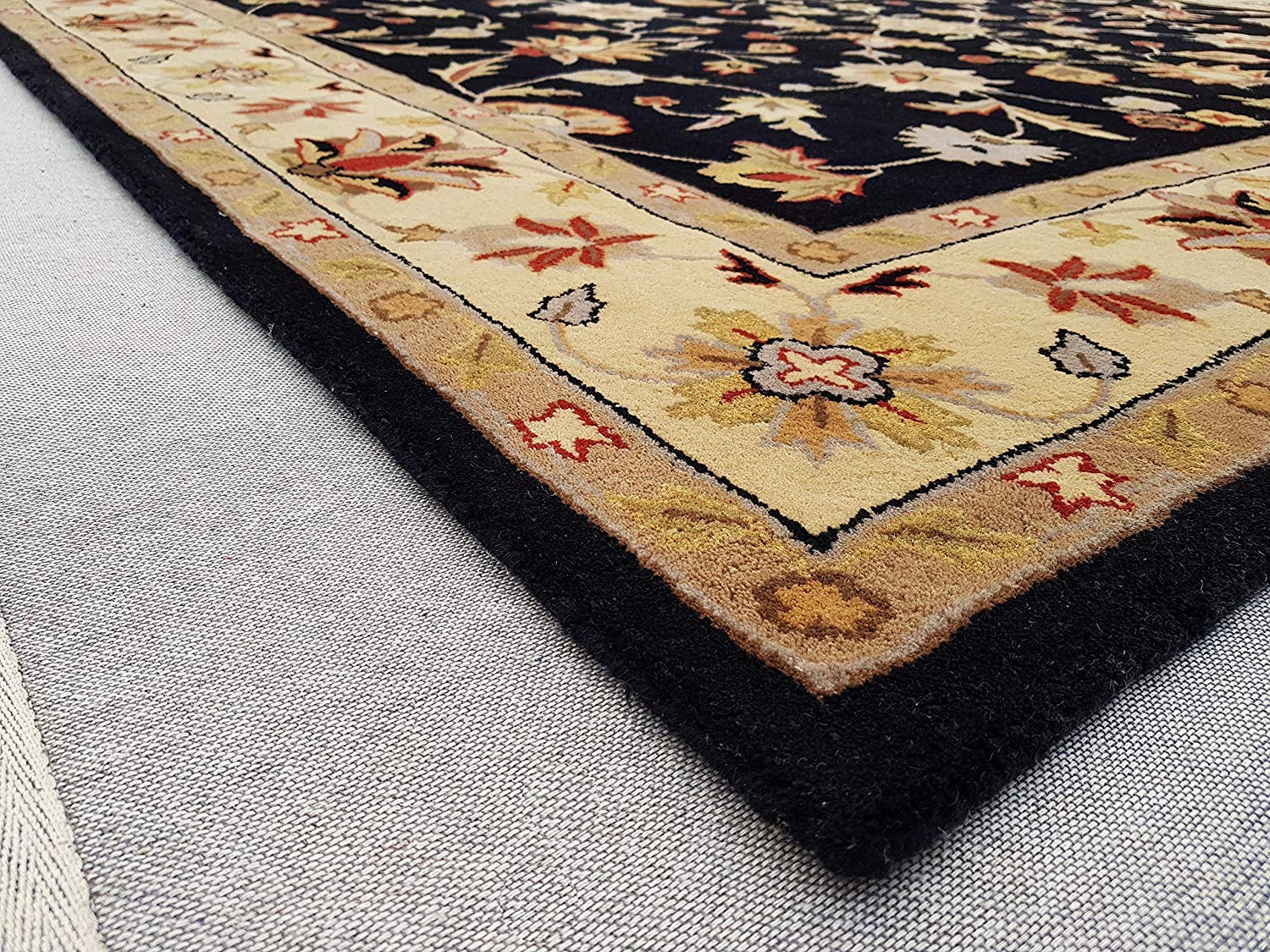 Ashbourne Manor Floral Wool Rug