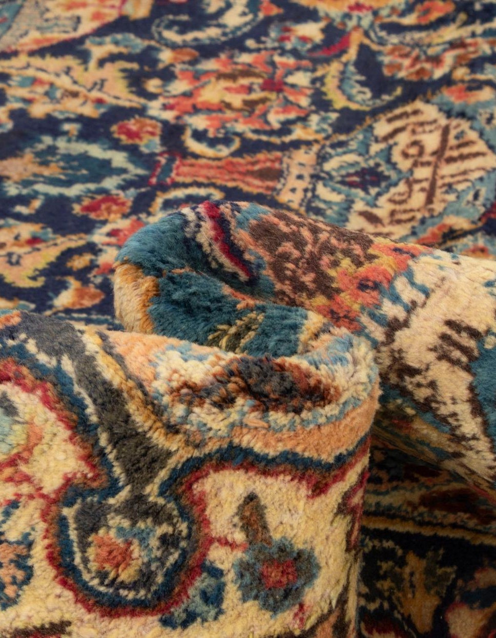 Riwaq Medallion Hand Knotted Wool Rug