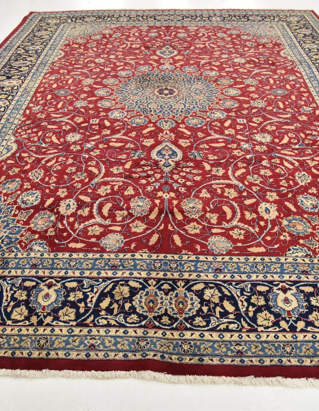 Warda Medallion Hand Knotted Wool Rug