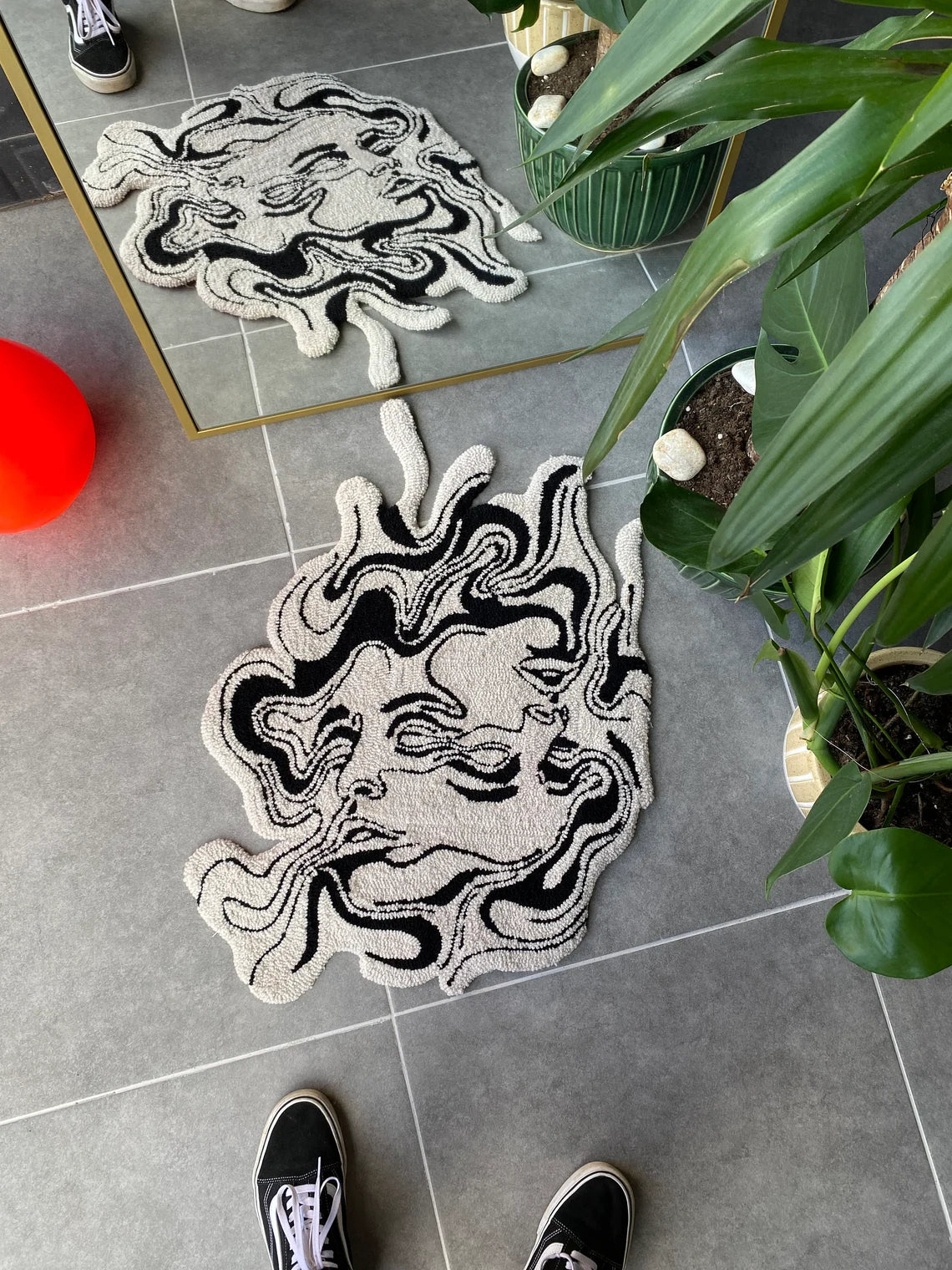 irregular_white_black_hand_tufted_rug