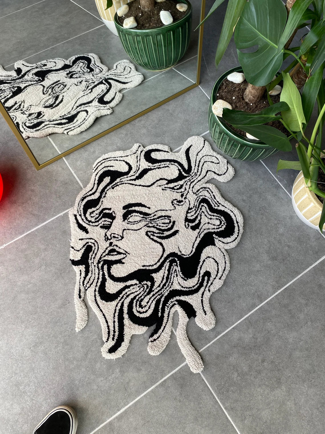 irregular_white_black_hand_tufted_rug