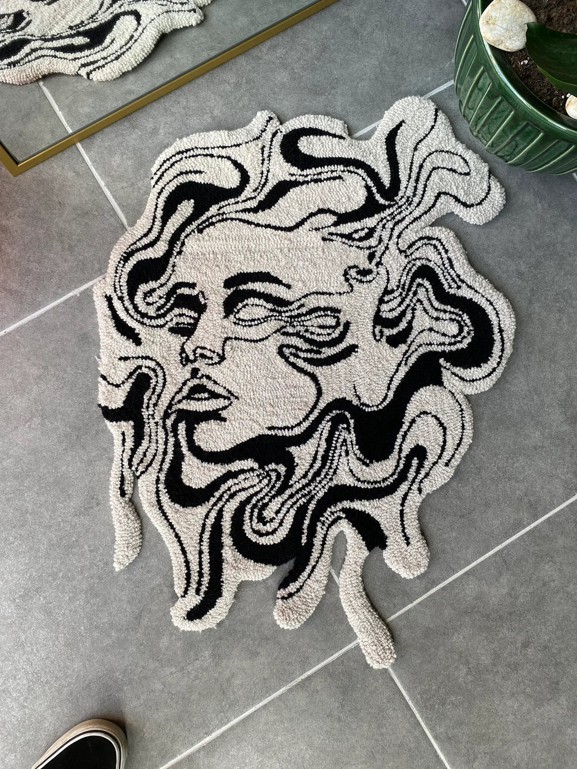 irregular_white_black_hand_tufted_rug