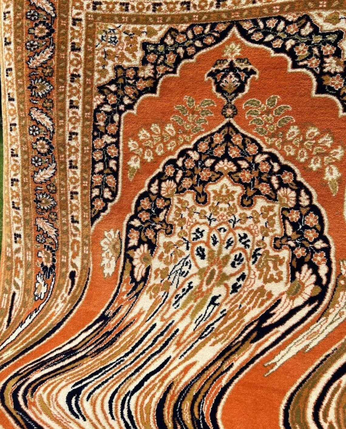 irregular_floral_hand_tufted_rug