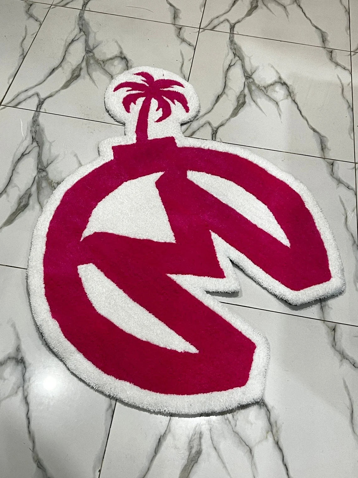 irregular_red_hand_tufted_rug