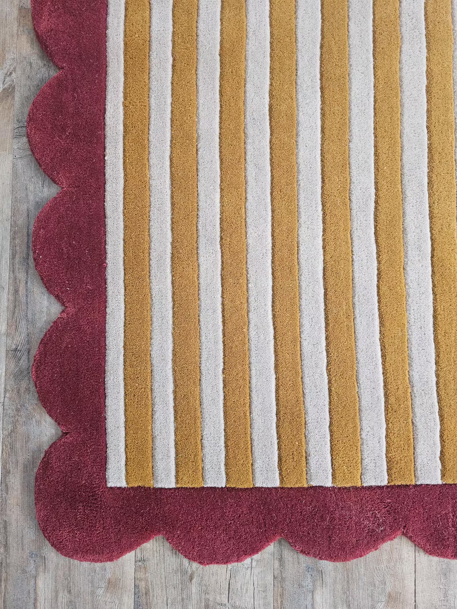 scalloped_stripe_rugs