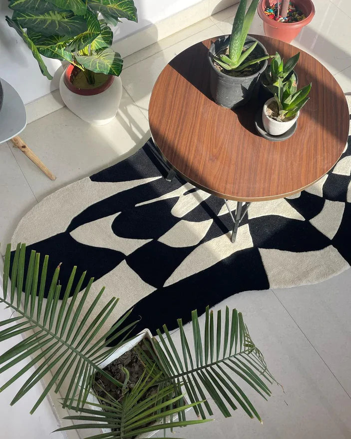 irregular_black_white_hand_tufted_rug