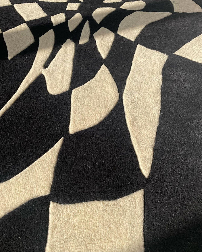 irregular_black_white_hand_tufted_rug