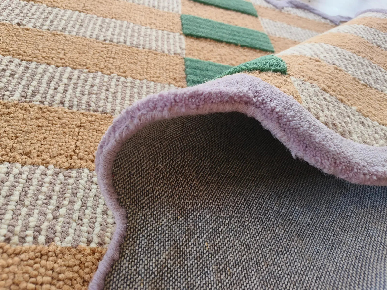 Lavender Checkered Scalloped Rug
