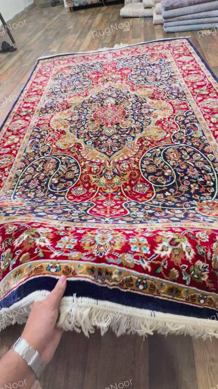 Jouri Red Floral Traditional Rug