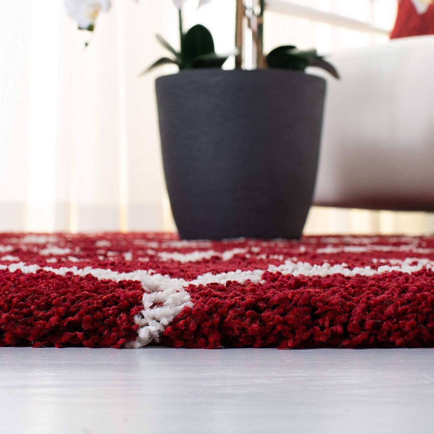 Red Ivory Ogee Trellis Microfiber Shaggy Rug