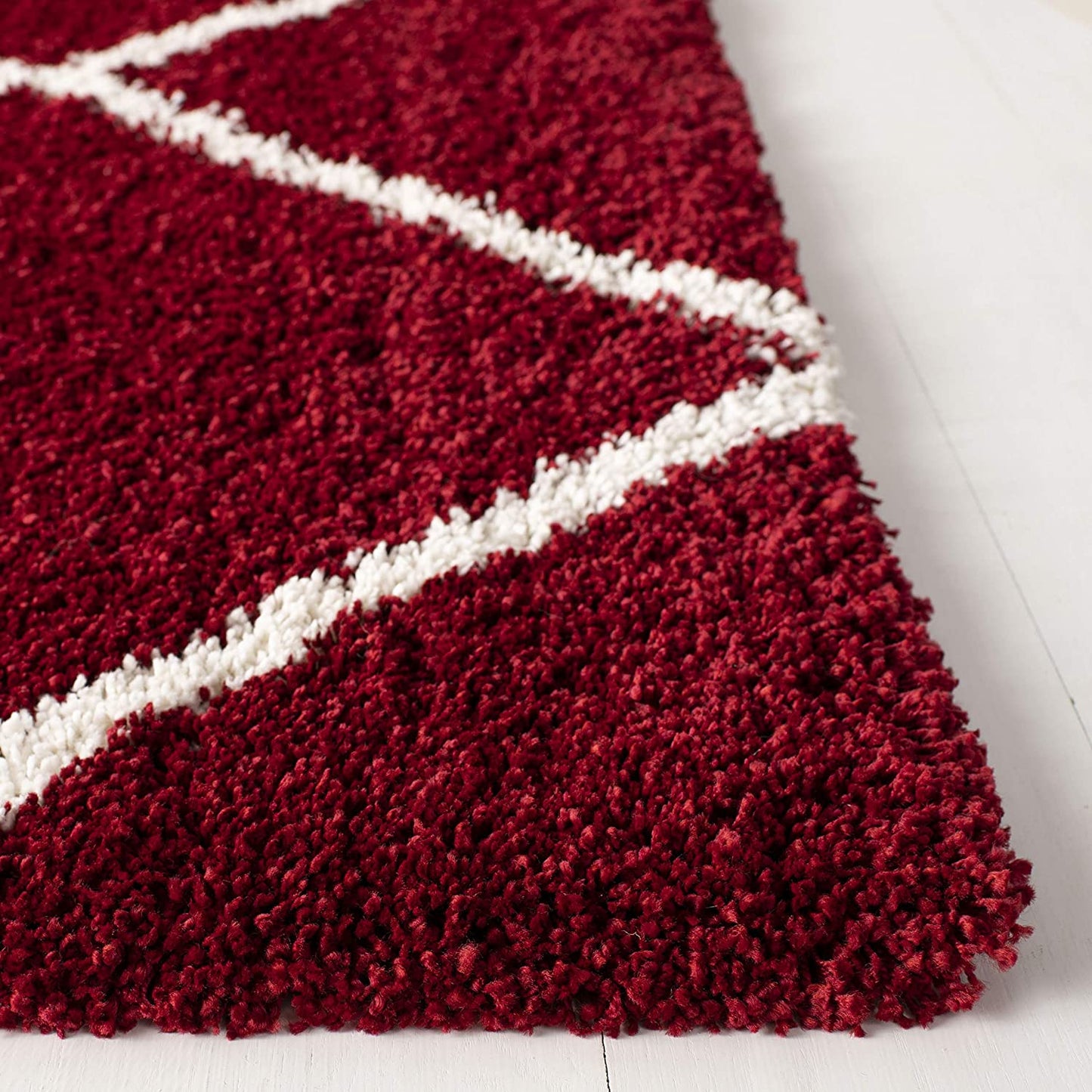 Red Ivory Diamond Trellis Microfiber Shaggy Rug